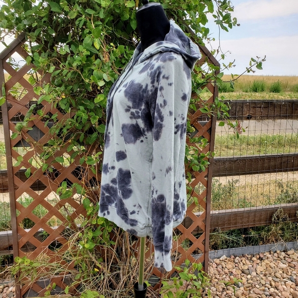 Jane and Delancey Blue Tie-Dye Hoodie Size Medium EUC - Picture 8 of 16